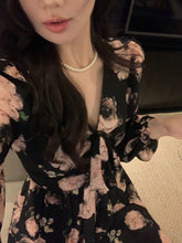 DAZY Women's V-Neck Casual All-Over Floral Print Long Sleeve Mini Dress